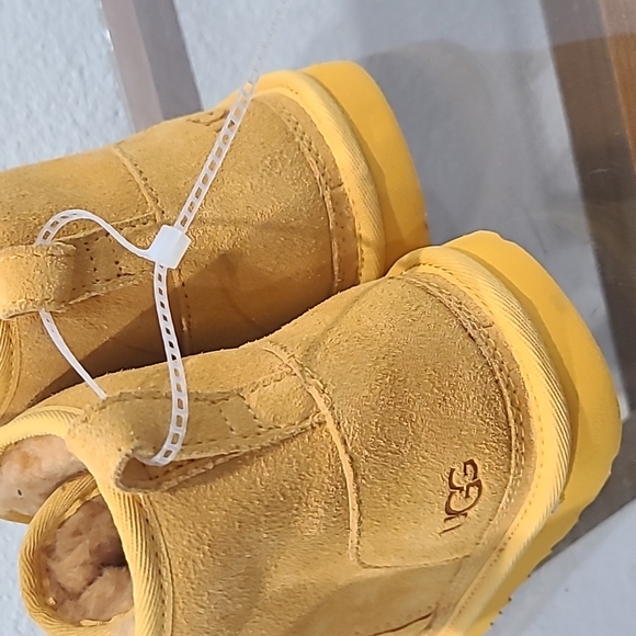 NWOT UGG Neumel ll amber boot gold mustard color size 5 & 6 - Picture 7 of 9